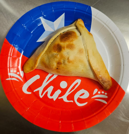 Chicken, Mushroom & Cheese Empanada / Empanada de Pollo, Queso y Champiñón